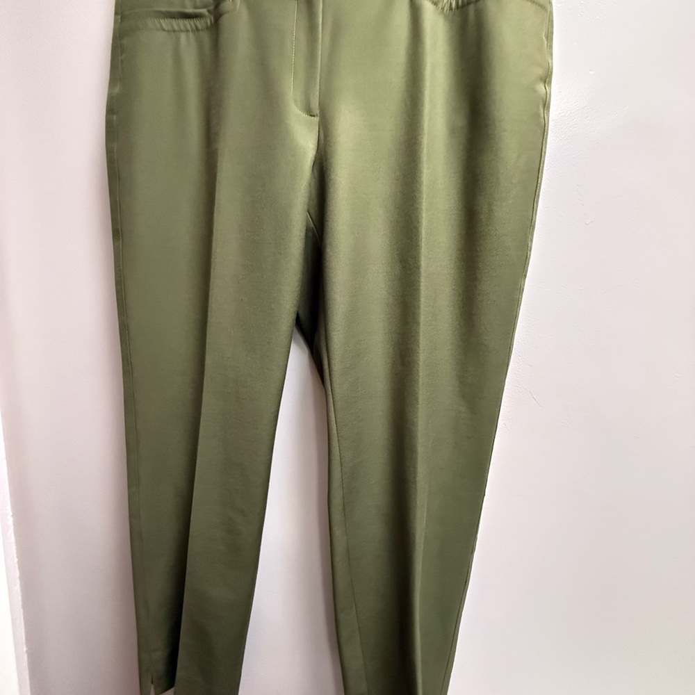 EUC Women’s Size 14 White House Black Market Olive Green Slim Ankle Pants